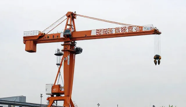工业起重机安全风险防控与适用场景分析